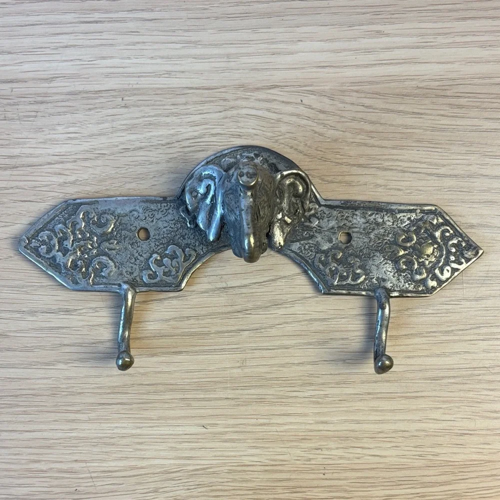 Antiqued Elephant‎ Trunk Up Silver Wall Hook Decor